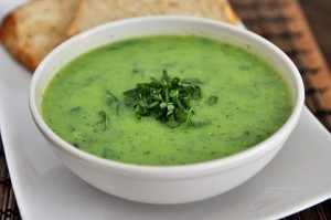 No-Cream Creamy Basil Spinach Soup